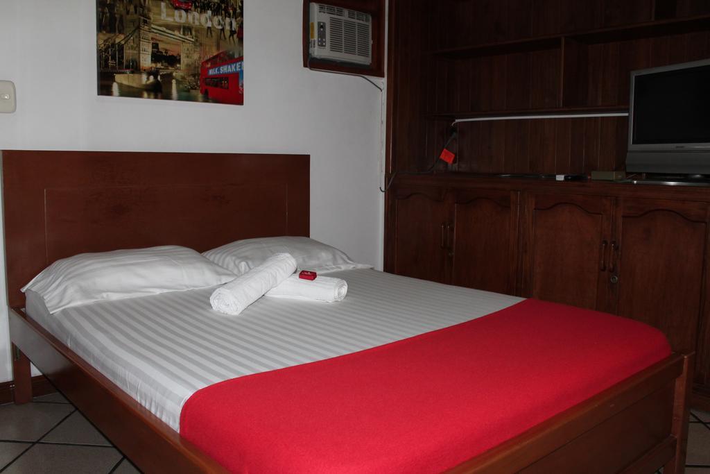 Pasadena Hostel Cali Extérieur photo